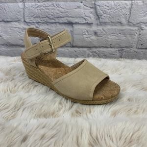 Ugg Maybell Nude/Cream Leather Wedge Sandal Espadrille Size 6.5